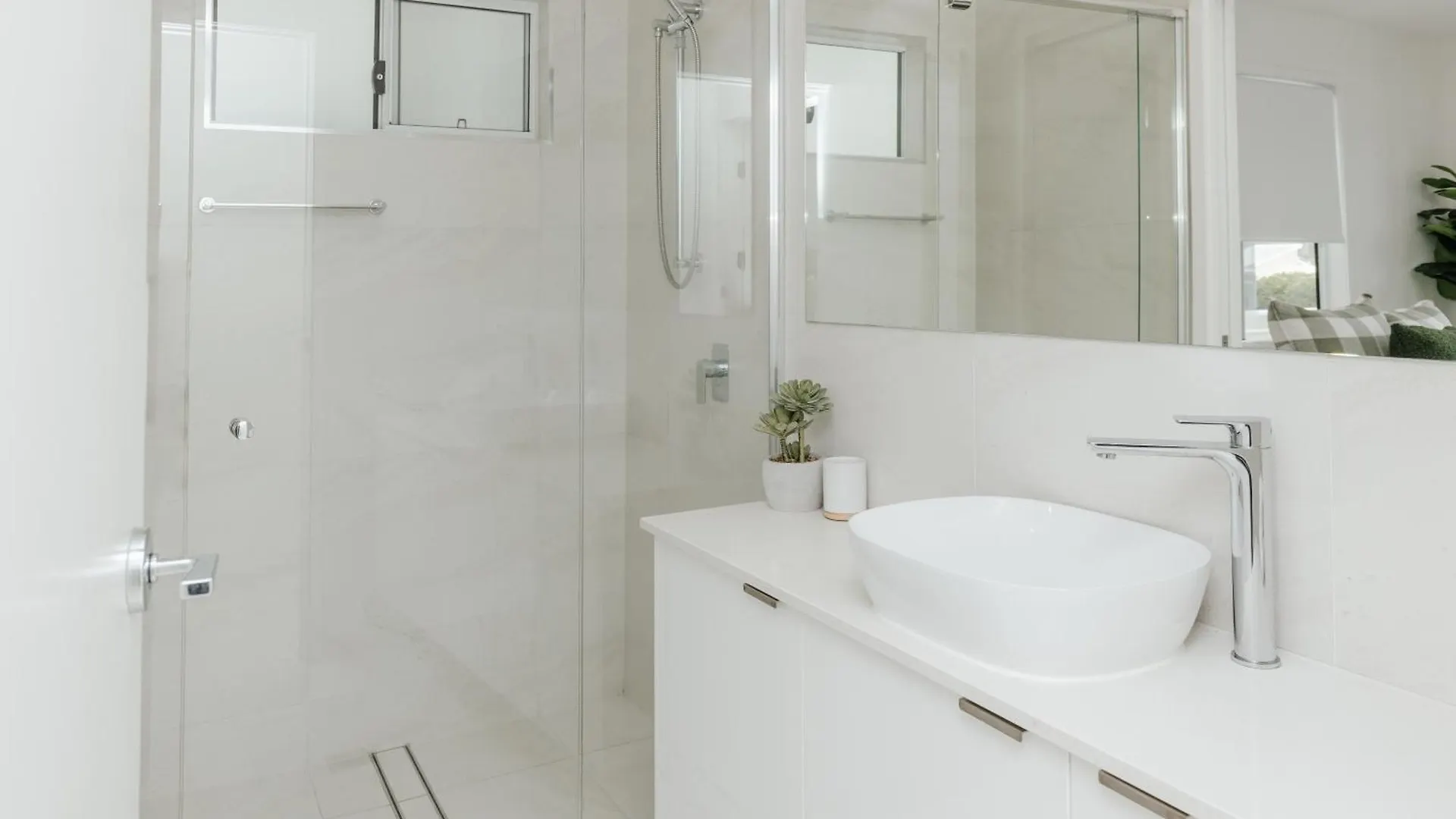 아파트 Modern Beachside Retreat 쿨룸비치